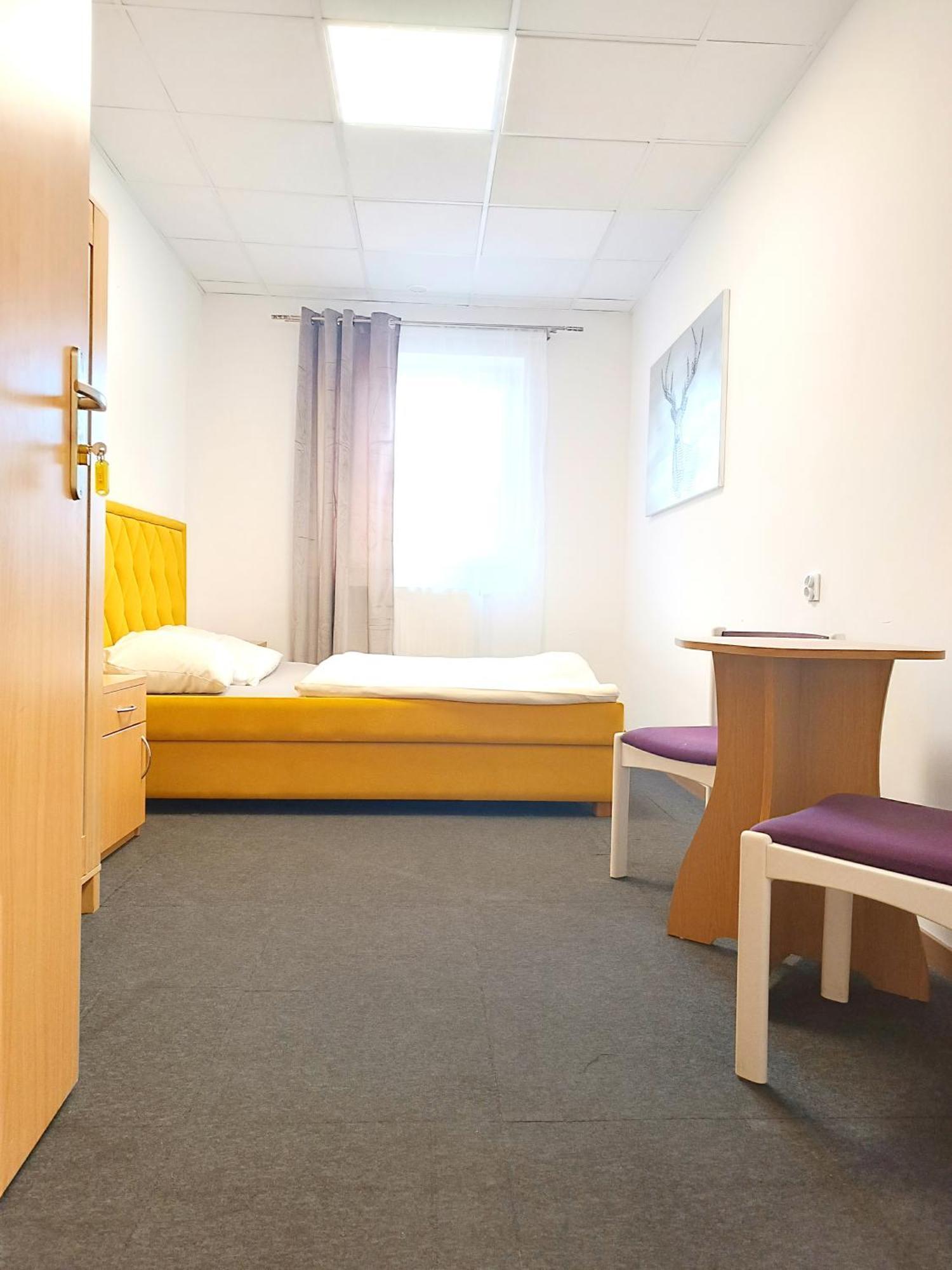 Hostel Krosnienska 12 지엘로나구라 외부 사진