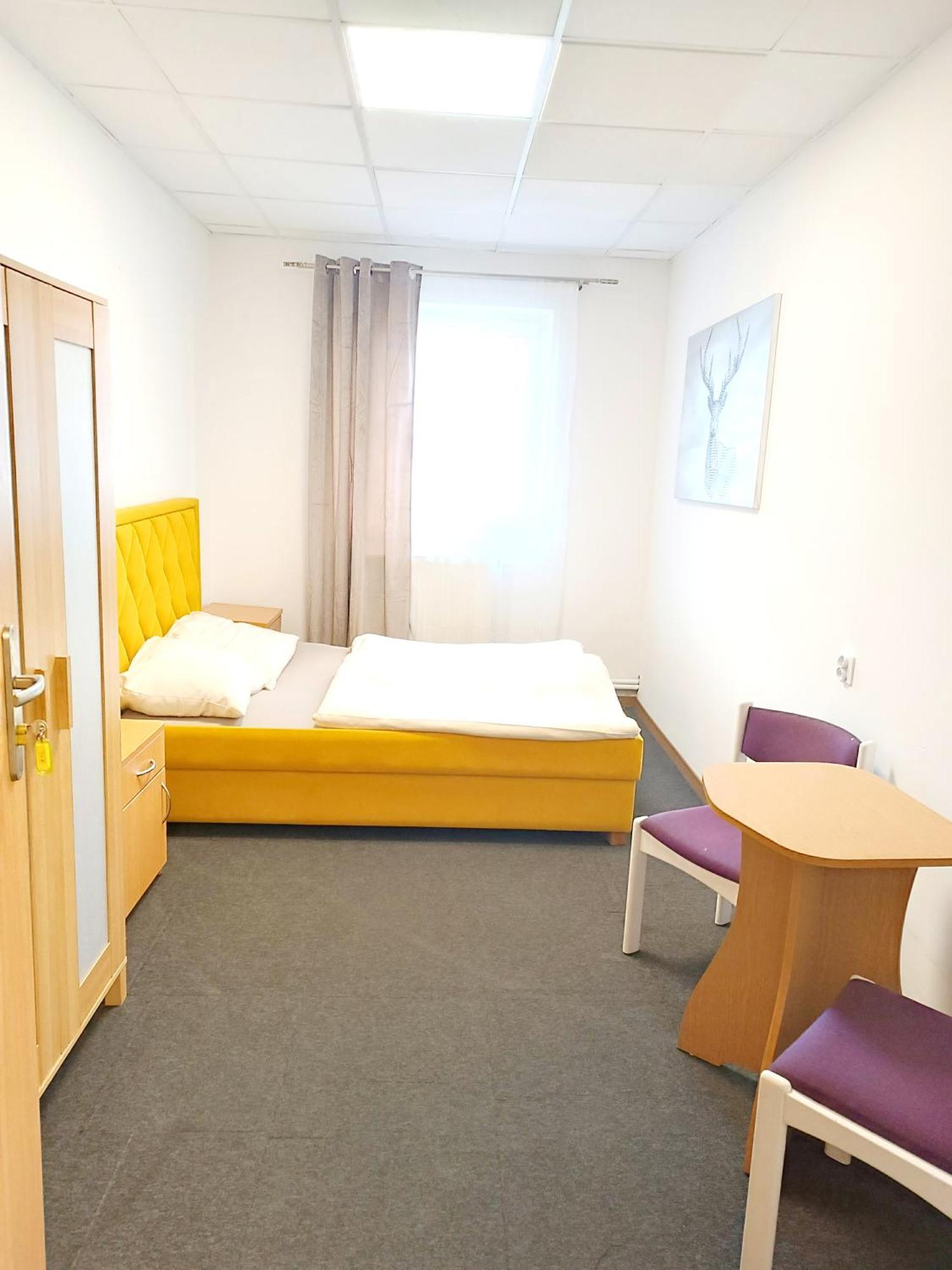Hostel Krosnienska 12 지엘로나구라 외부 사진