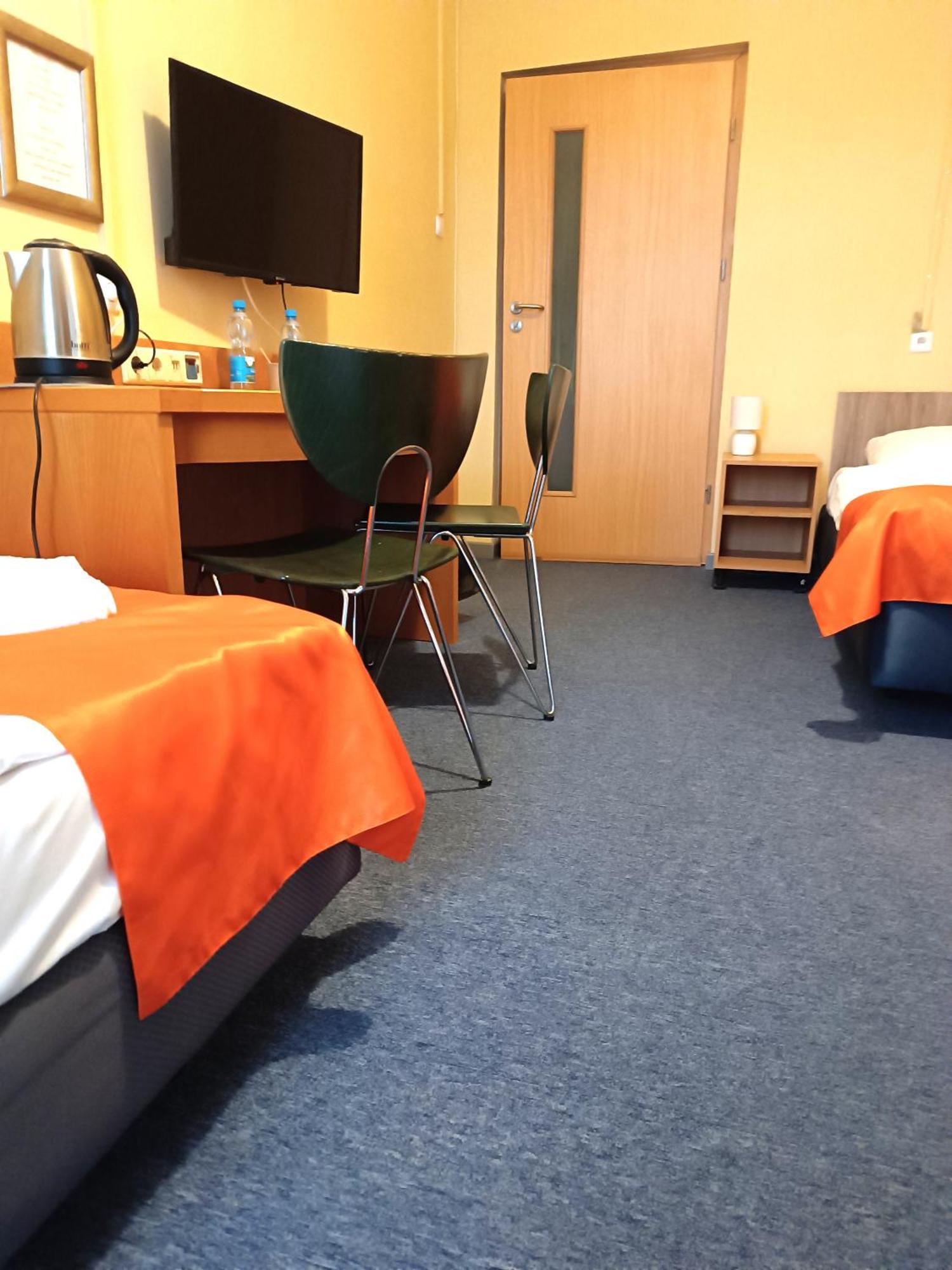 Hostel Krosnienska 12 지엘로나구라 외부 사진
