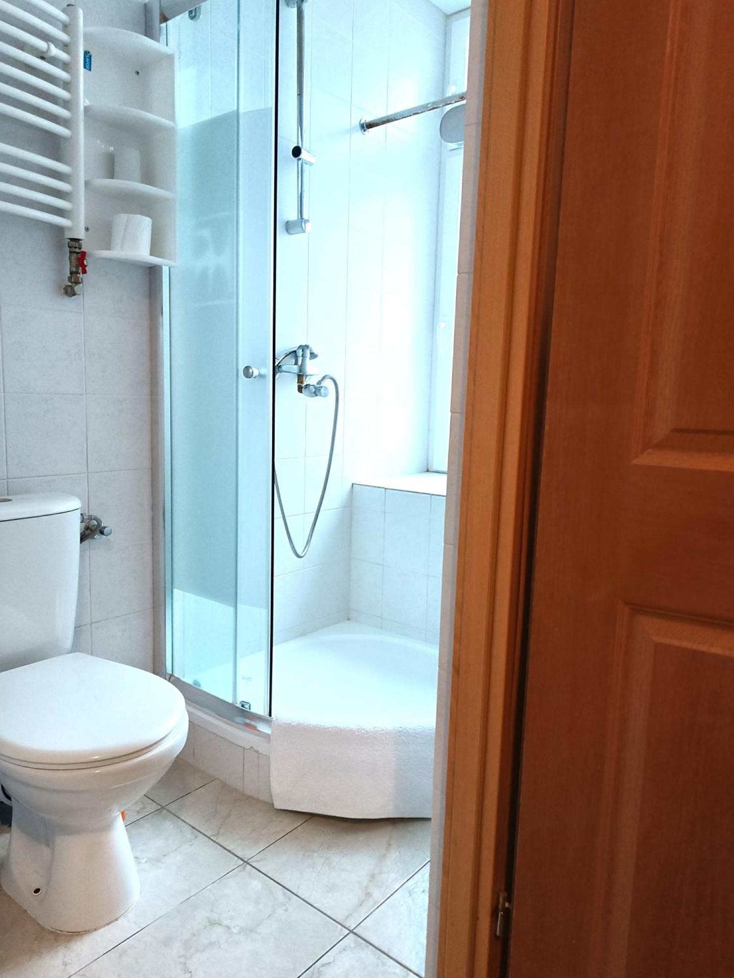 Hostel Krosnienska 12 지엘로나구라 외부 사진