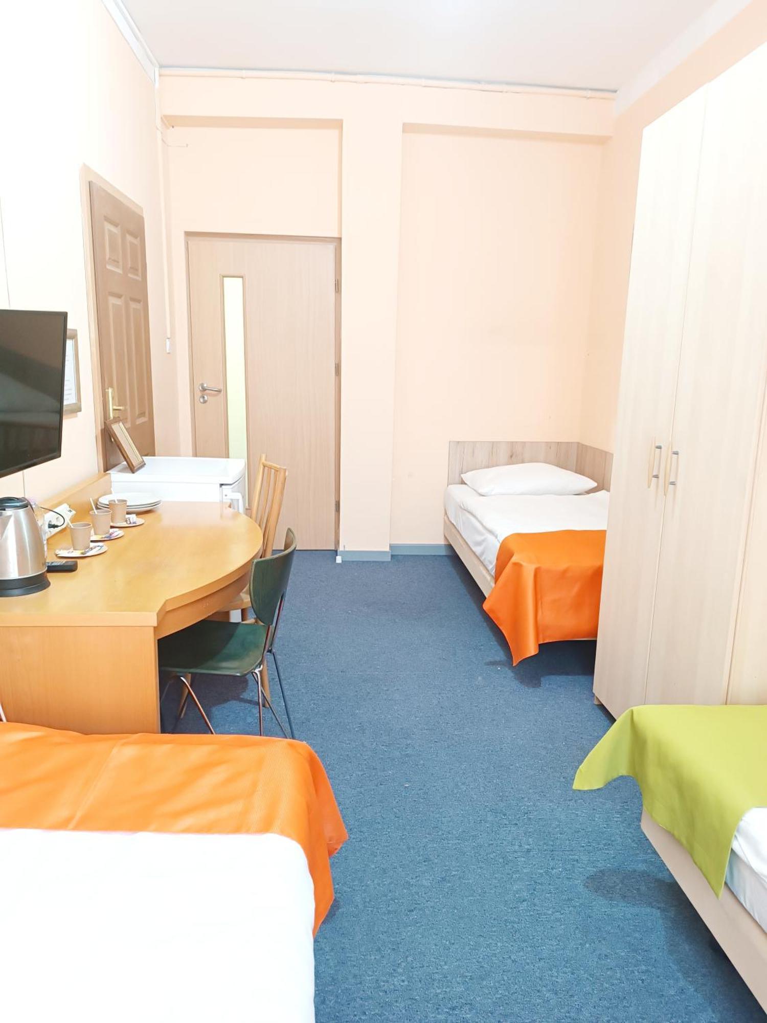 Hostel Krosnienska 12 지엘로나구라 외부 사진