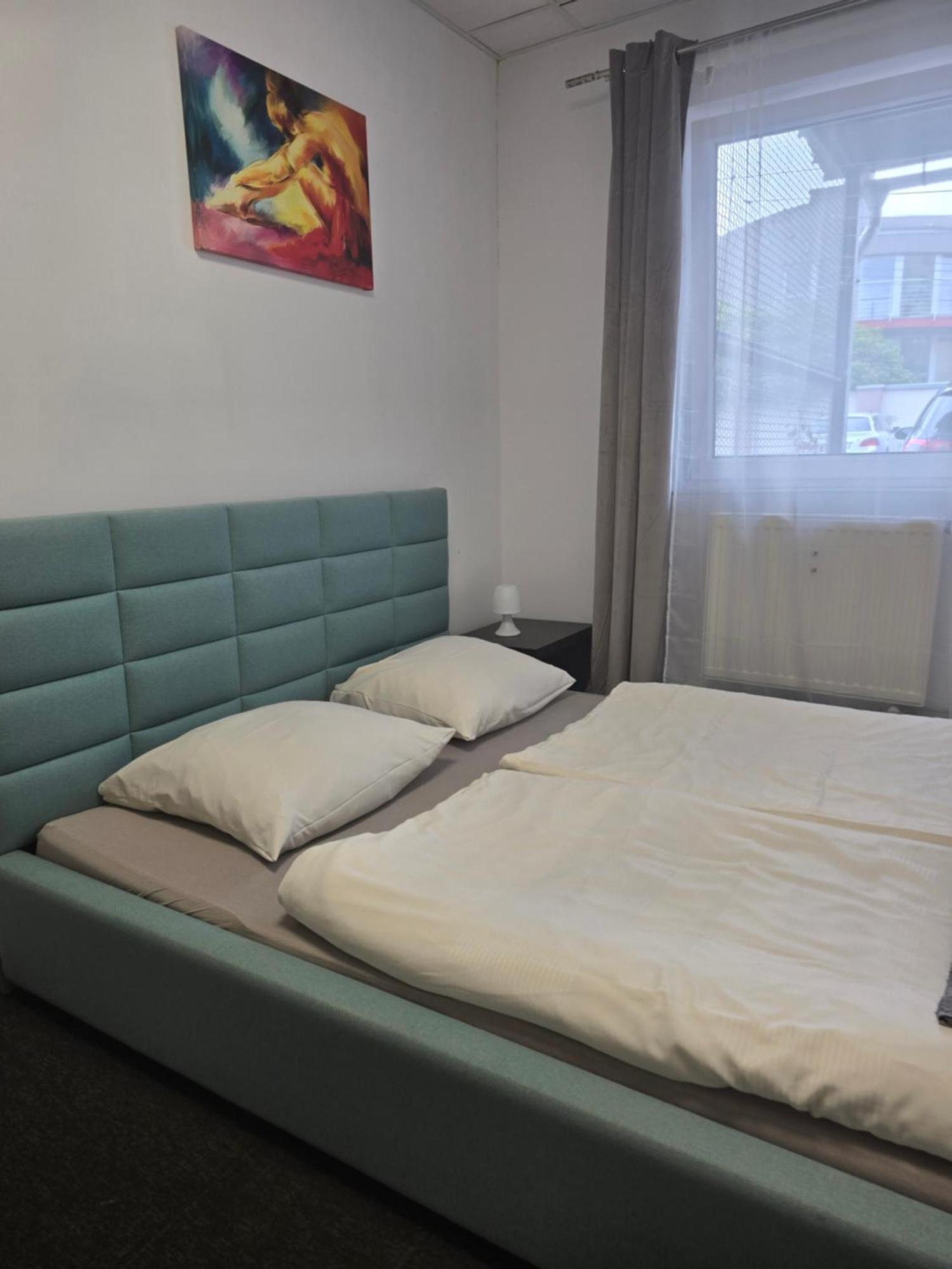Hostel Krosnienska 12 지엘로나구라 외부 사진