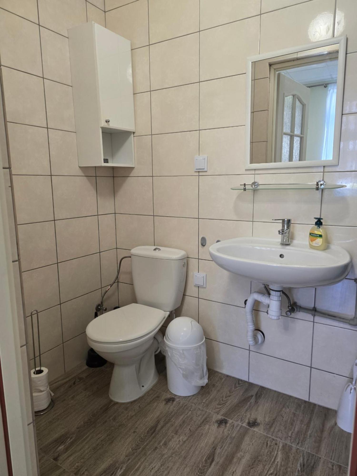 Hostel Krosnienska 12 지엘로나구라 외부 사진